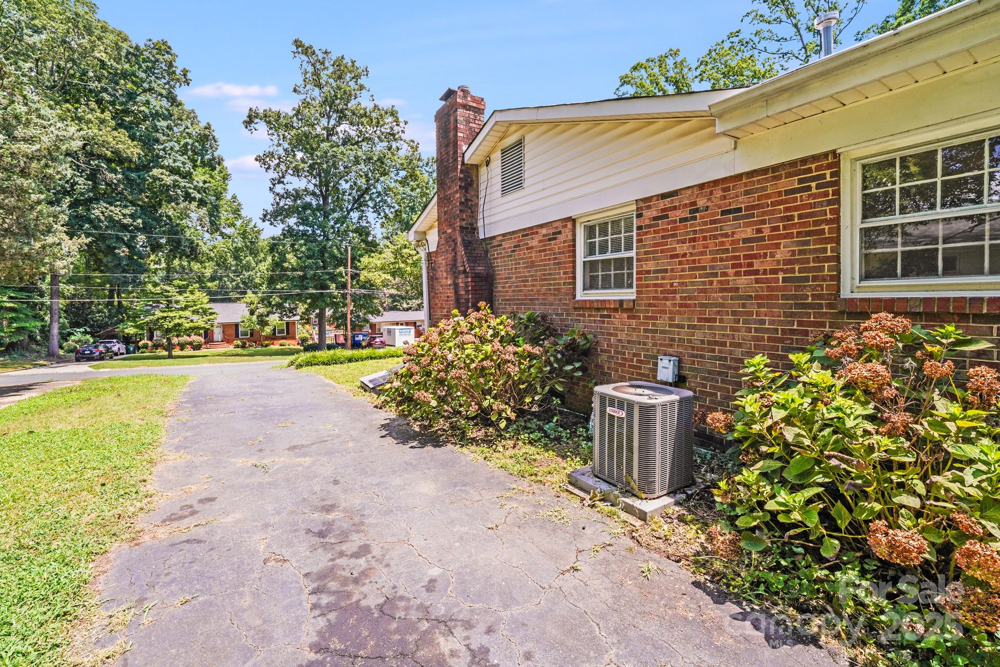 5816 Brookhaven Road Charlotte, NC 28210 - Photo 29 of 32 Gallery Image 29