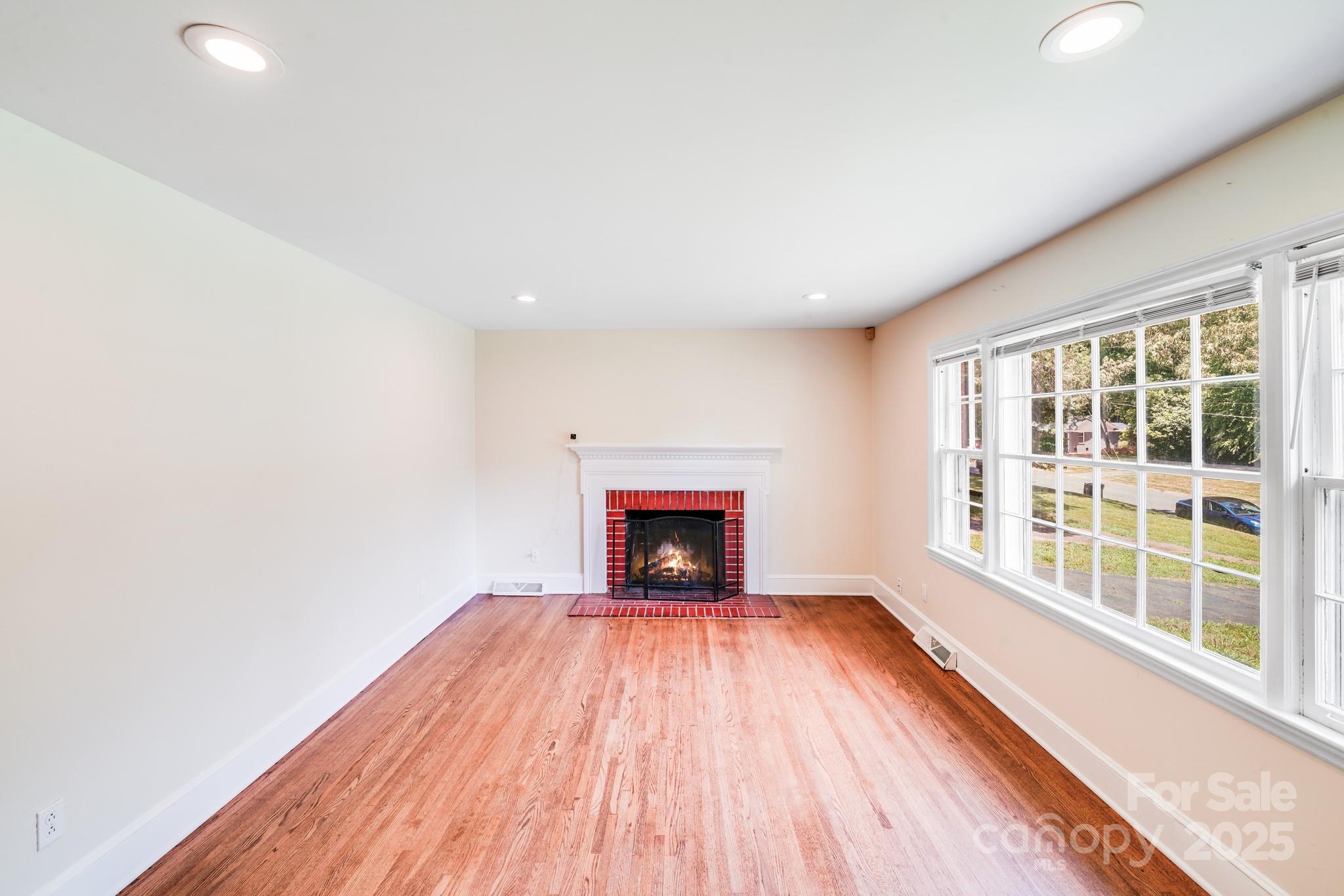 5816 Brookhaven Road Charlotte, NC 28210 - Photo 6 of 32 Gallery Image 6