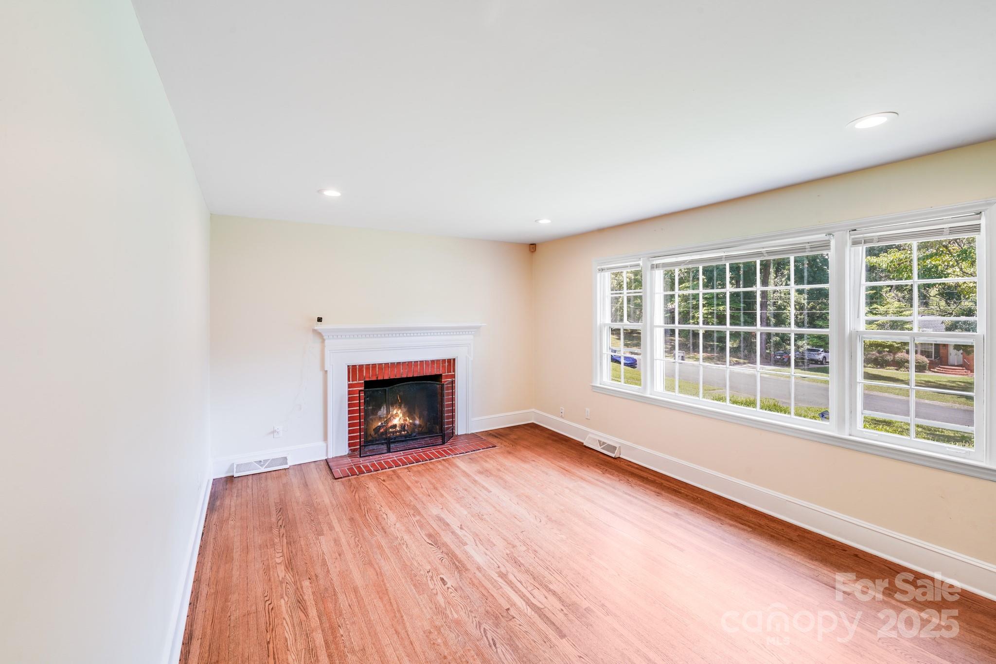 5816 Brookhaven Road Charlotte, NC 28210 - Photo 7 of 32 Gallery Image 7