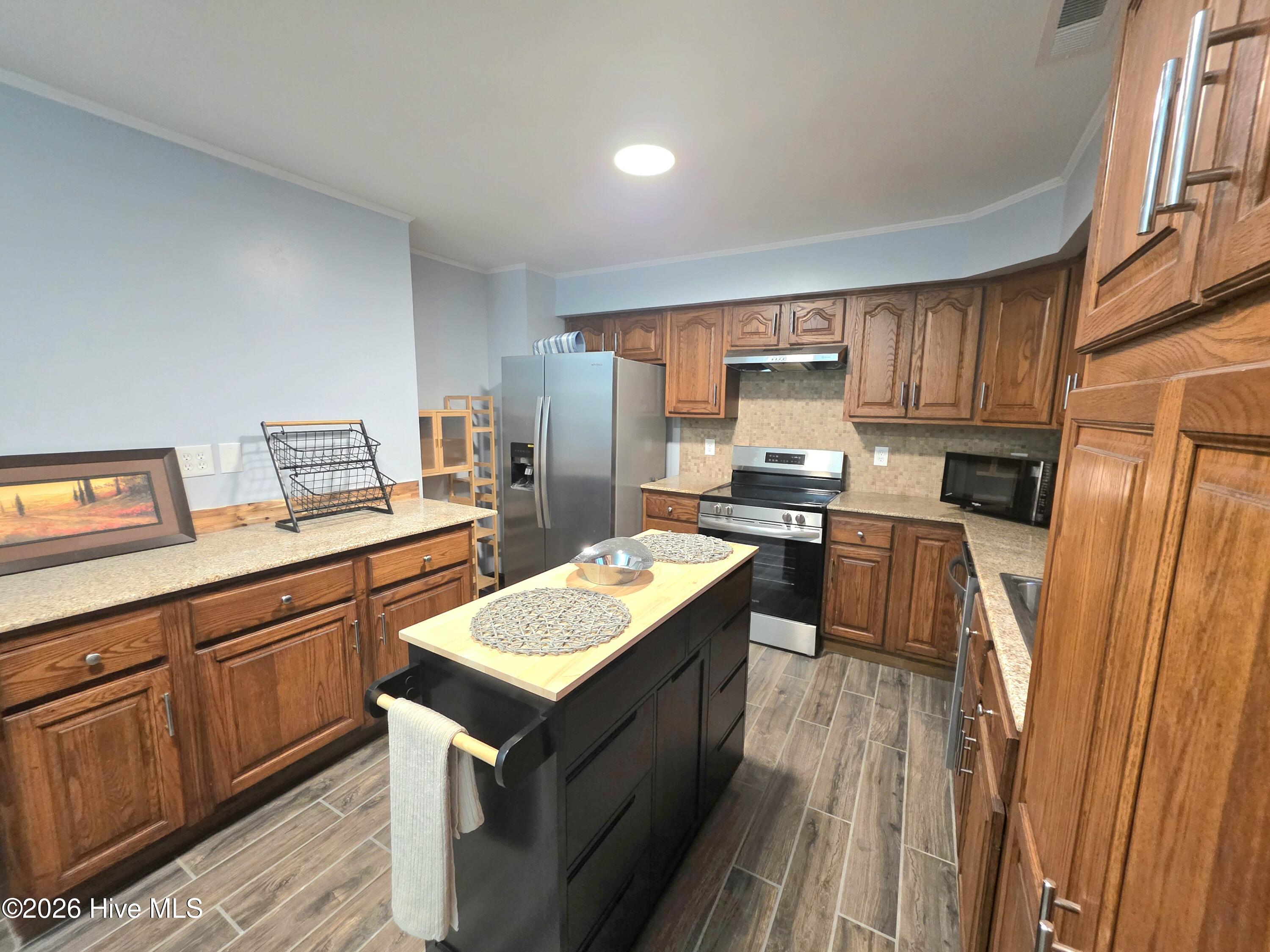 507 Fox Run Road Jacksonville, NC 28546 - Photo 17 of 27 Kitchen