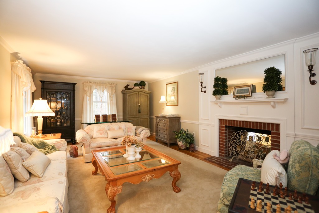 79 Bent Road Sudbury, MA 01776 - Photo 3 of 17 Gallery Image 3