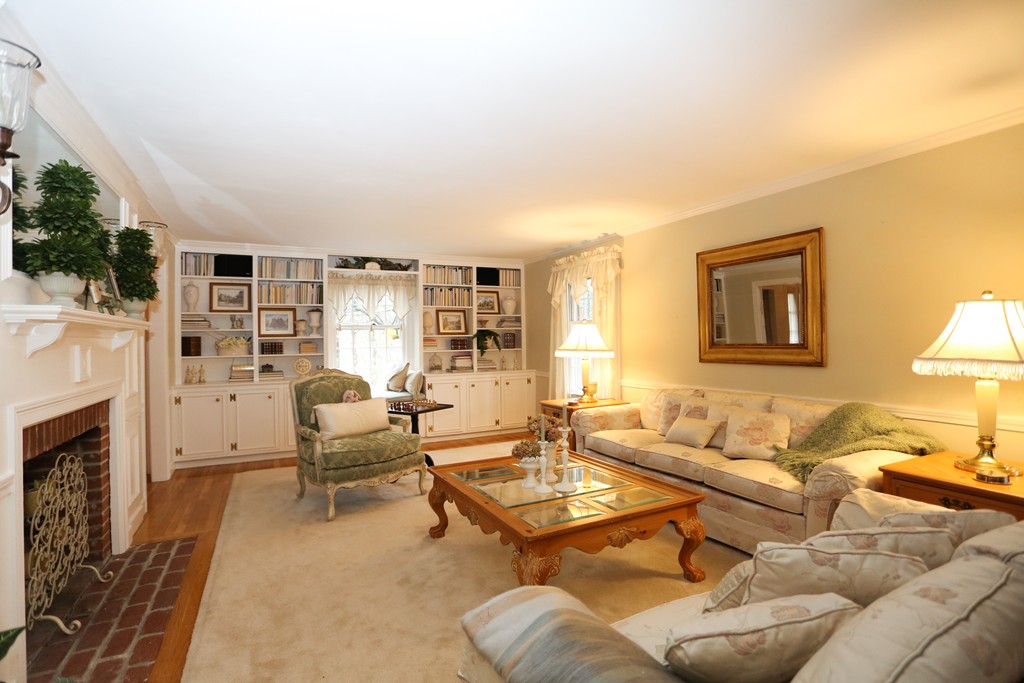 79 Bent Road Sudbury, MA 01776 - Photo 4 of 17 Gallery Image 4