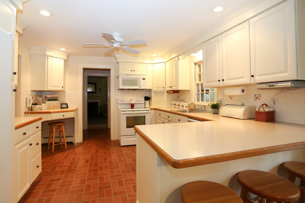 79 Bent Road Sudbury, MA 01776 - Photo 7 of 17 Gallery Image 7