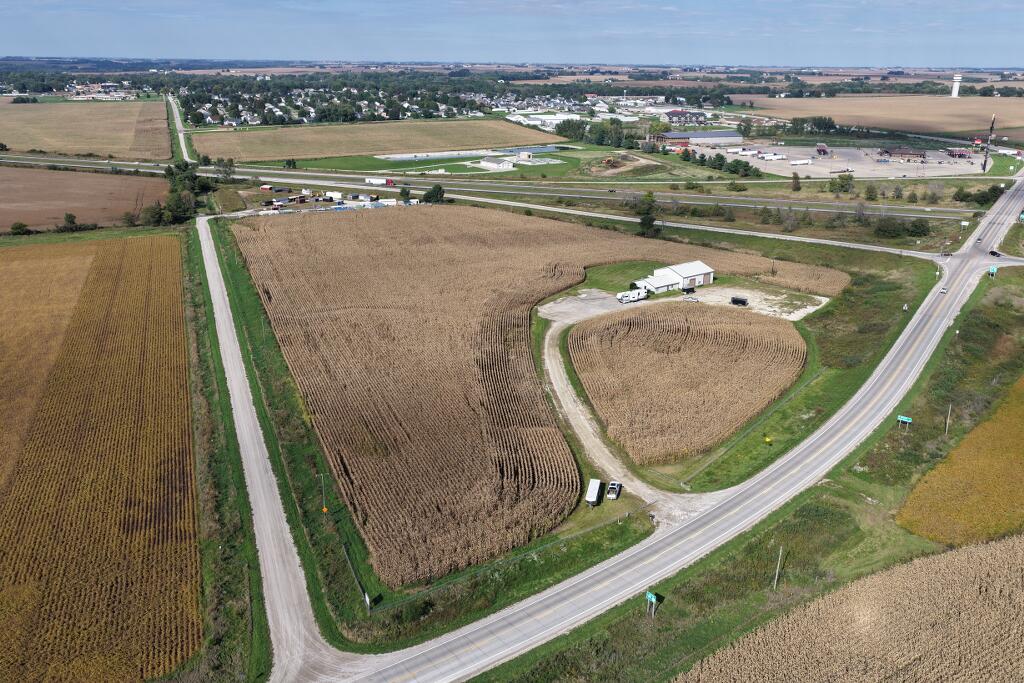 4299 Lewis Access Road Center Point, IA 52213 - Photo 23 of 26 Gallery Image 23