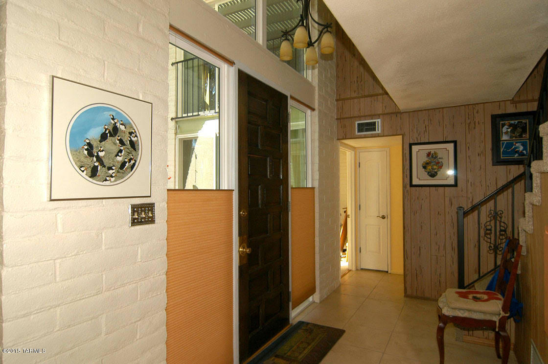 706 West Roller Coaster Road Tucson, AZ 85704 - Photo 7 of 23