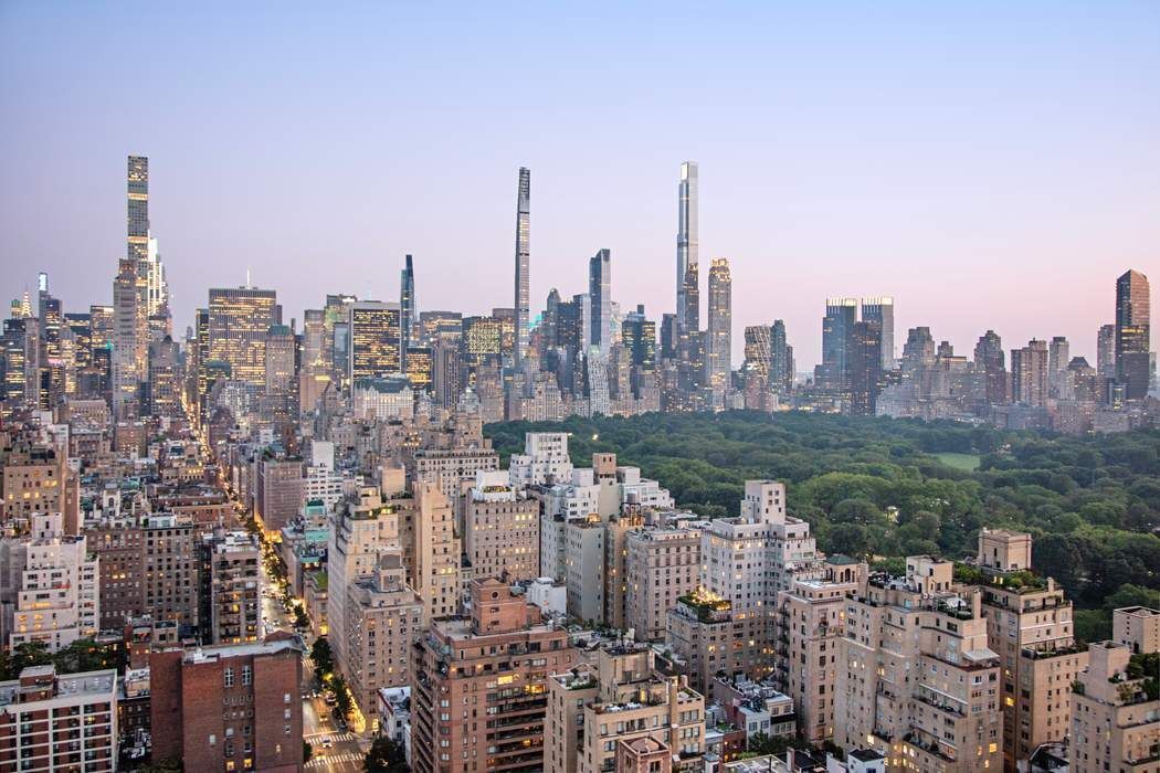35 East 76th Street, Unit PH3407 Manhattan, NY 10021 - Photo 2 of 23 a view of a city with tall buildings