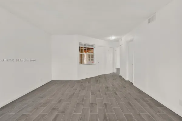 $2,000 | 8621 Southwest 5th Street, Unit 201, Pembroke Pines, FL 33025