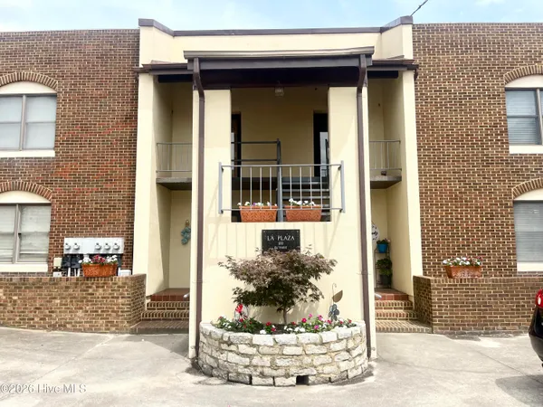 $2,217 | 110 North Water Street, Unit 2, Elizabeth City, NC 27909