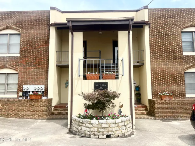 $2,217 | 110 North Water Street, Unit 2, Elizabeth City, NC 27909