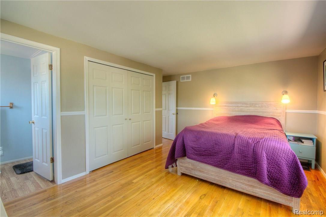 7398 Kingsbridge Road Canton, MI 48187 - Photo 23 of 47 24 MB.jpg
