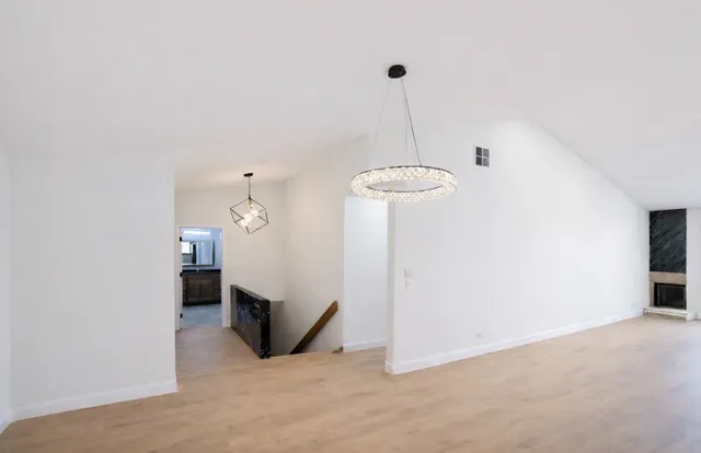 $409,000 | 13458 South Westview Drive, Unit V4, Palos Heights, IL 60463