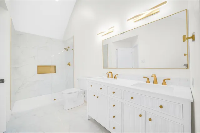 $409,000 | 13458 South Westview Drive, Unit V4, Palos Heights, IL 60463