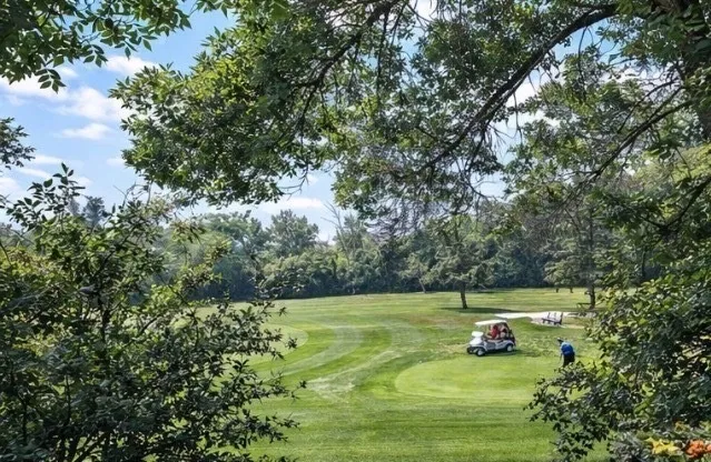 $409,000 | 13458 South Westview Drive, Unit V4, Palos Heights, IL 60463