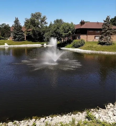 $409,000 | 13458 South Westview Drive, Unit V4, Palos Heights, IL 60463