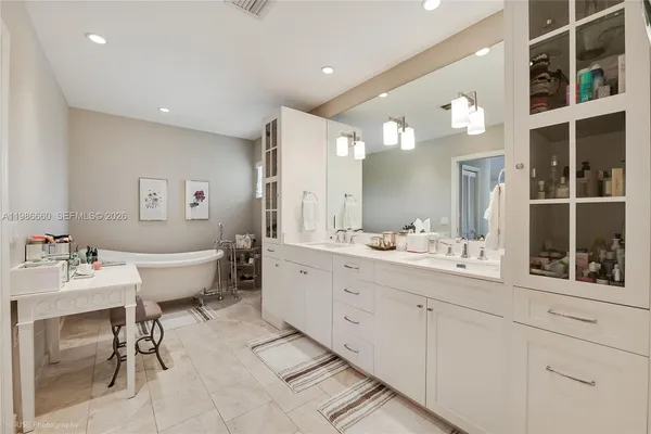 $1,699,000 | 10422 Southwest 121st Street, Miami, FL 33176