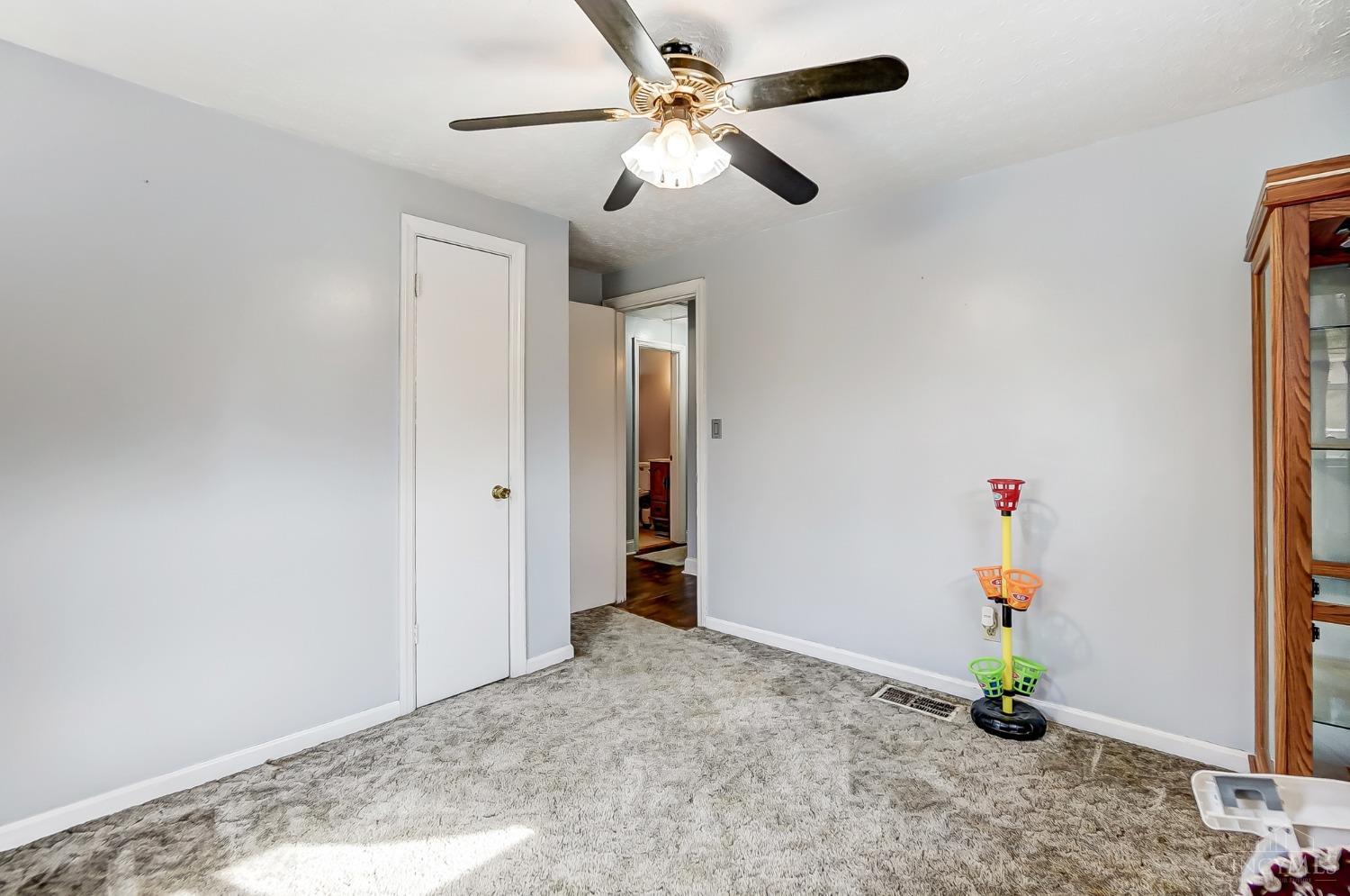 6924 Taylor Road Cincinnati, OH 45248 - Photo 16 of 27