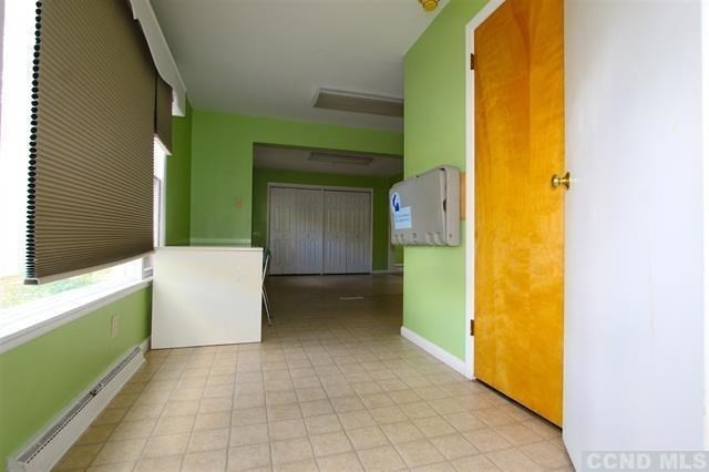 537 Rte 9W Bethlehem, NY 12077 - Photo 5 of 21 Photo 5
