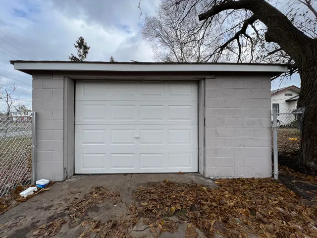 $1,595 | 302 McKinley Street, Gary, IN 46404