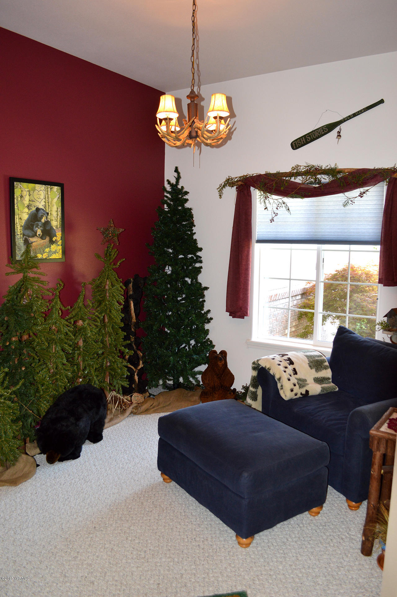 8104 Rutherford Road Yakima, WA 98903 - Photo 12 of 42 a living room with furniture and a large window