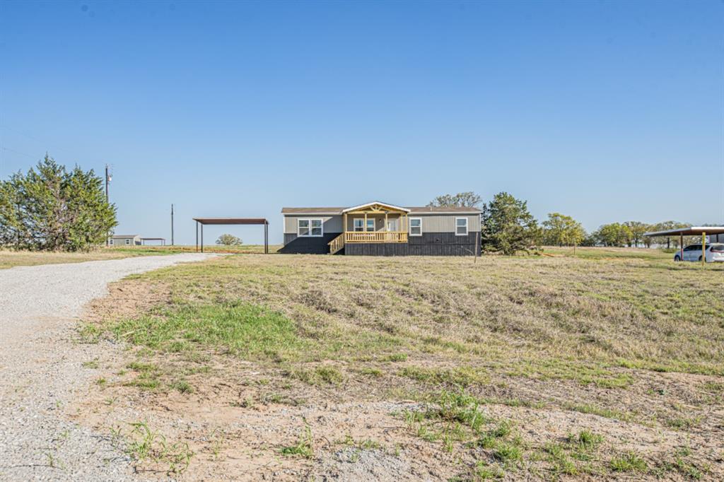 2031 Denver Road Sunset, TX 76270 - Photo 4 of 36