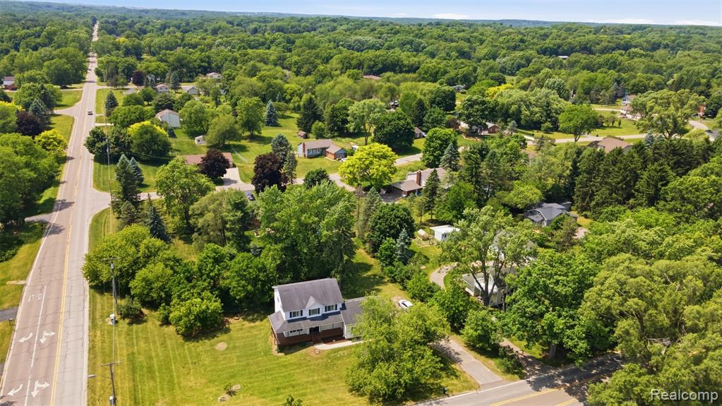 4482 Pleasant Valley Road Brighton, MI 48114 - Photo 29 of 35