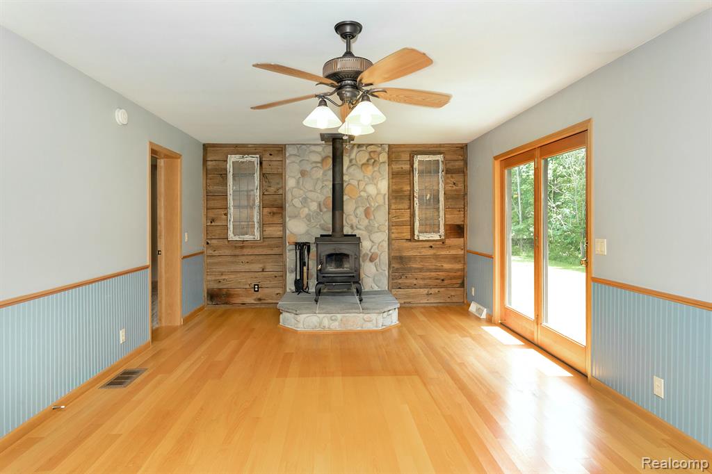 7653 Chase Lake Road Fowlerville, MI 48836 - Photo 12 of 52
