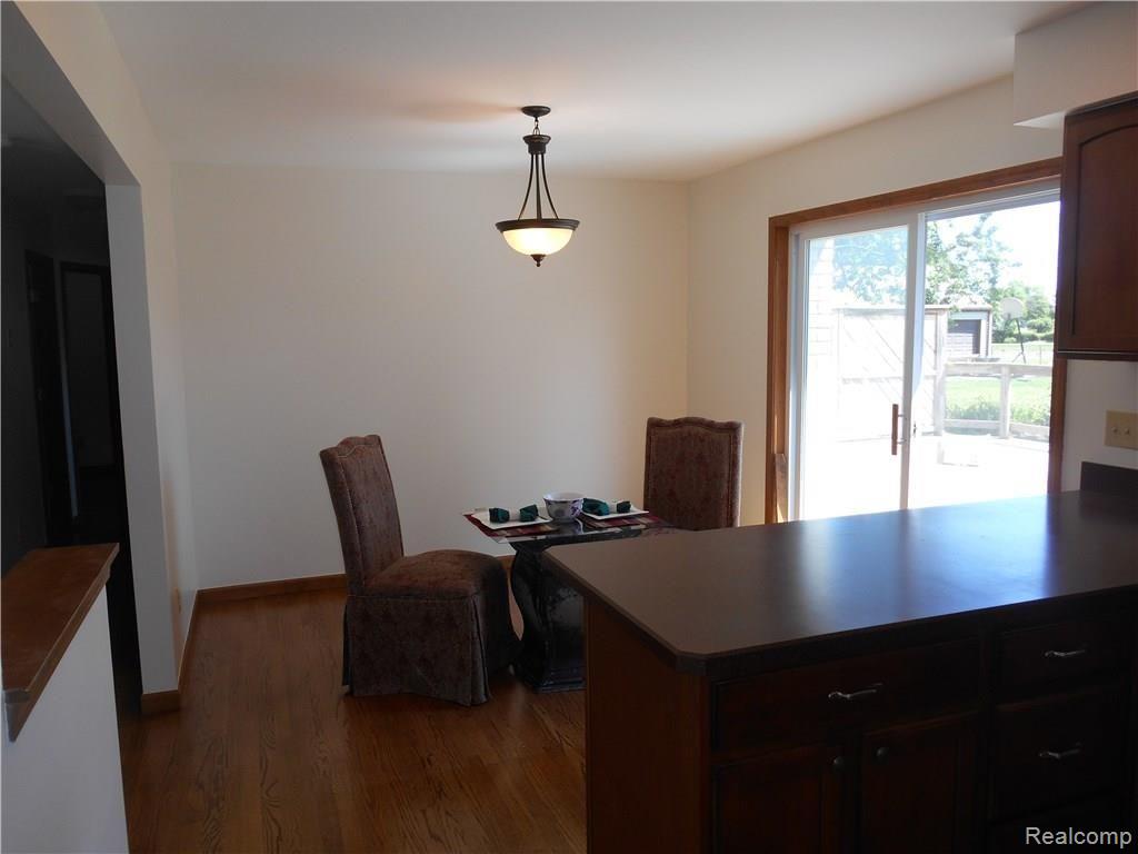 25754 Peter Kaltz Road Warren, MI 48091 - Photo 10 of 68 KITCHEN INTO THE DINING NOOK