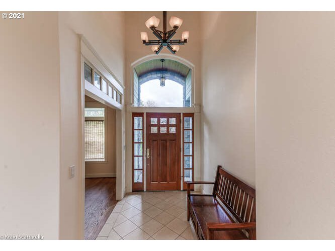 7024 Southwest Raz Court Portland, OR 97223 - Photo 2 of 32 Gallery Image 2