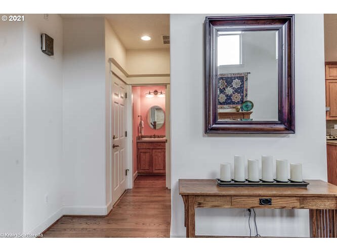 7024 Southwest Raz Court Portland, OR 97223 - Photo 13 of 32 Gallery Image 13