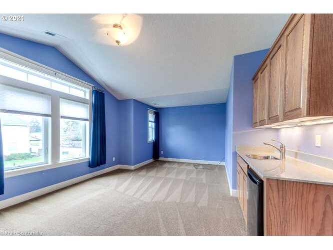 7024 Southwest Raz Court Portland, OR 97223 - Photo 16 of 32 Gallery Image 16