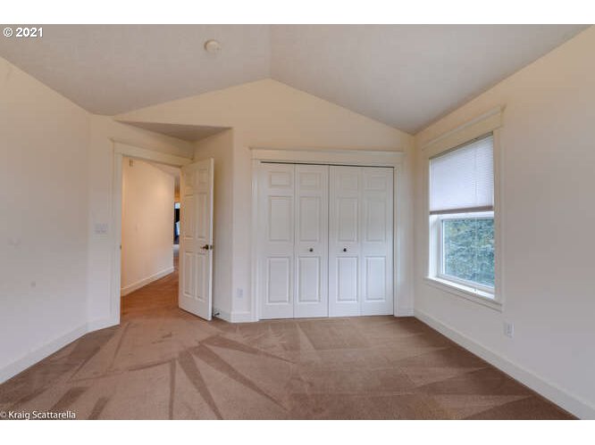 7024 Southwest Raz Court Portland, OR 97223 - Photo 18 of 32 Gallery Image 18