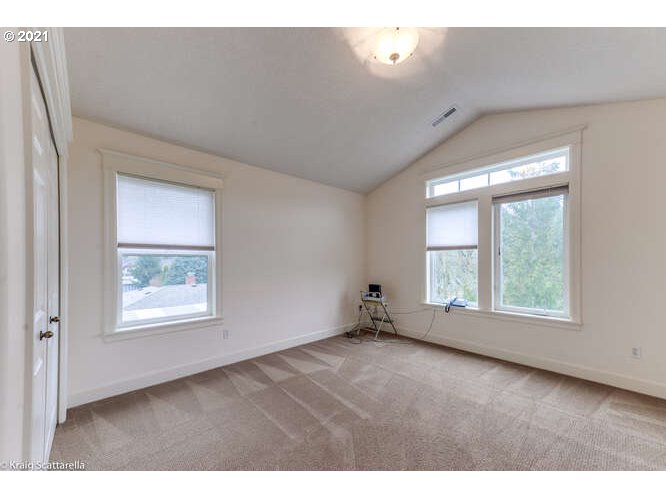 7024 Southwest Raz Court Portland, OR 97223 - Photo 19 of 32 Gallery Image 19