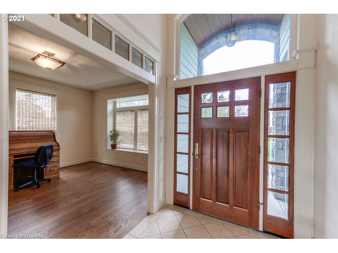 7024 Southwest Raz Court Portland, OR 97223 - Photo 3 of 32 Gallery Image 3
