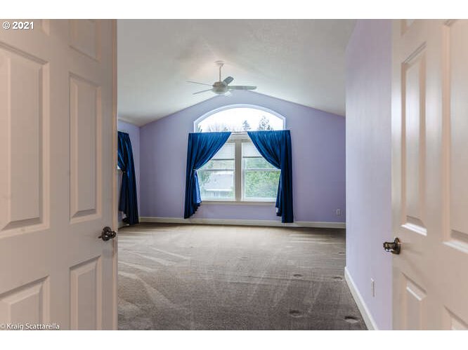 7024 Southwest Raz Court Portland, OR 97223 - Photo 21 of 32 Gallery Image 21