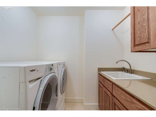 7024 Southwest Raz Court Portland, OR 97223 - Photo 26 of 32 Gallery Image 26