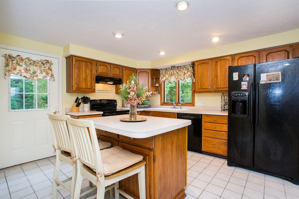 6 B Fox Hill Road Blackstone, MA 01504 - Photo 6 of 29 Gallery Image 6