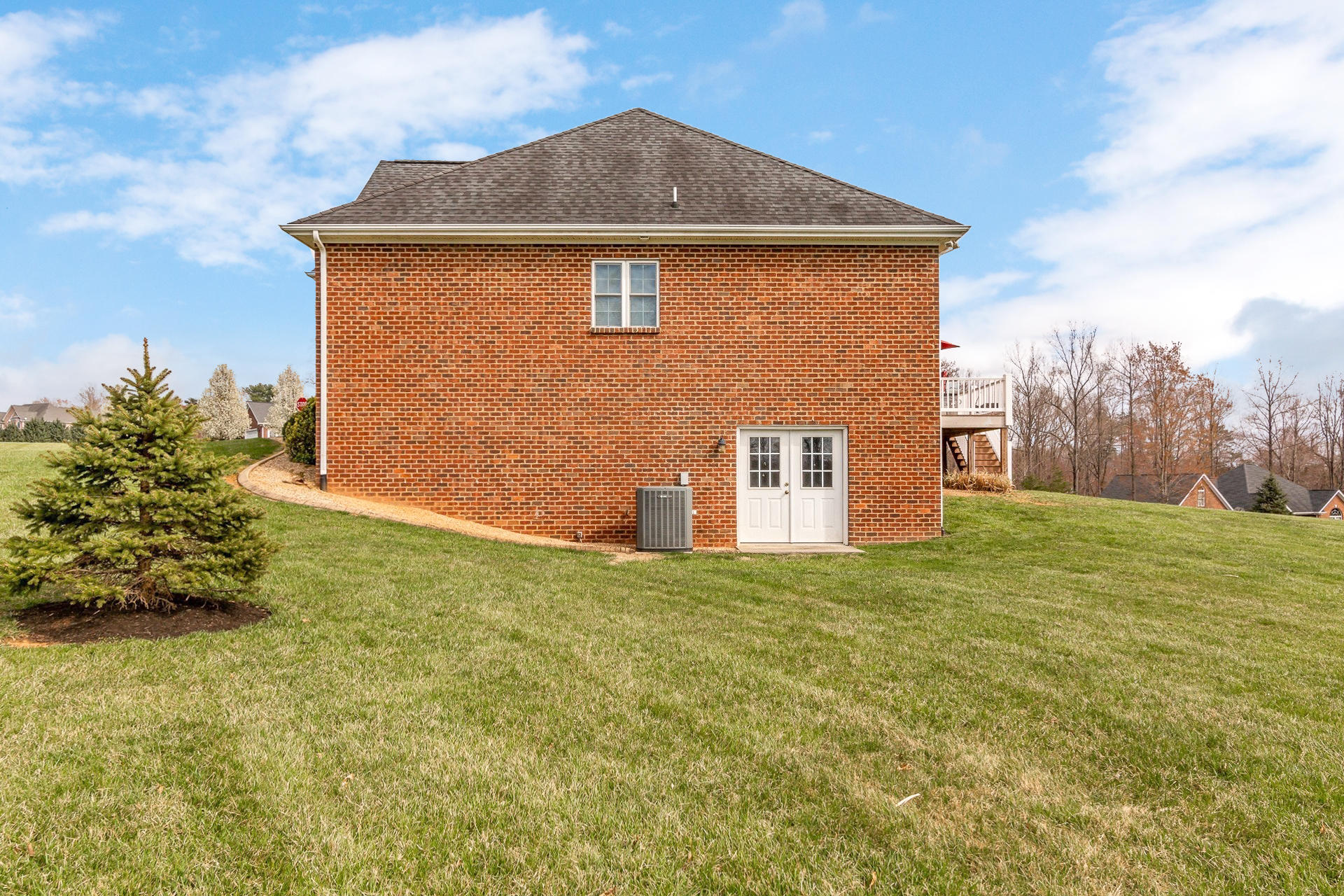 21 Revolution Road Wirtz, VA 24184 - Photo 40 of 45 041-306482-41-21 Revolution Rd -0310_750