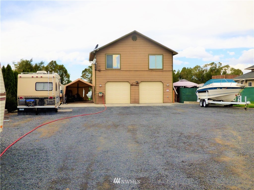 3202 Wild Goose Road Northeast Moses Lake, WA 98837 - Photo 2 of 16 Gallery Image 2
