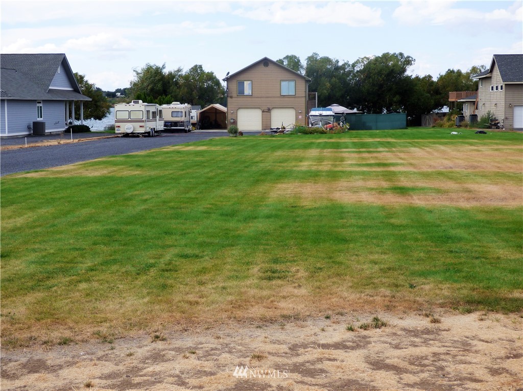 3202 Wild Goose Road Northeast Moses Lake, WA 98837 - Photo 3 of 16 Gallery Image 3