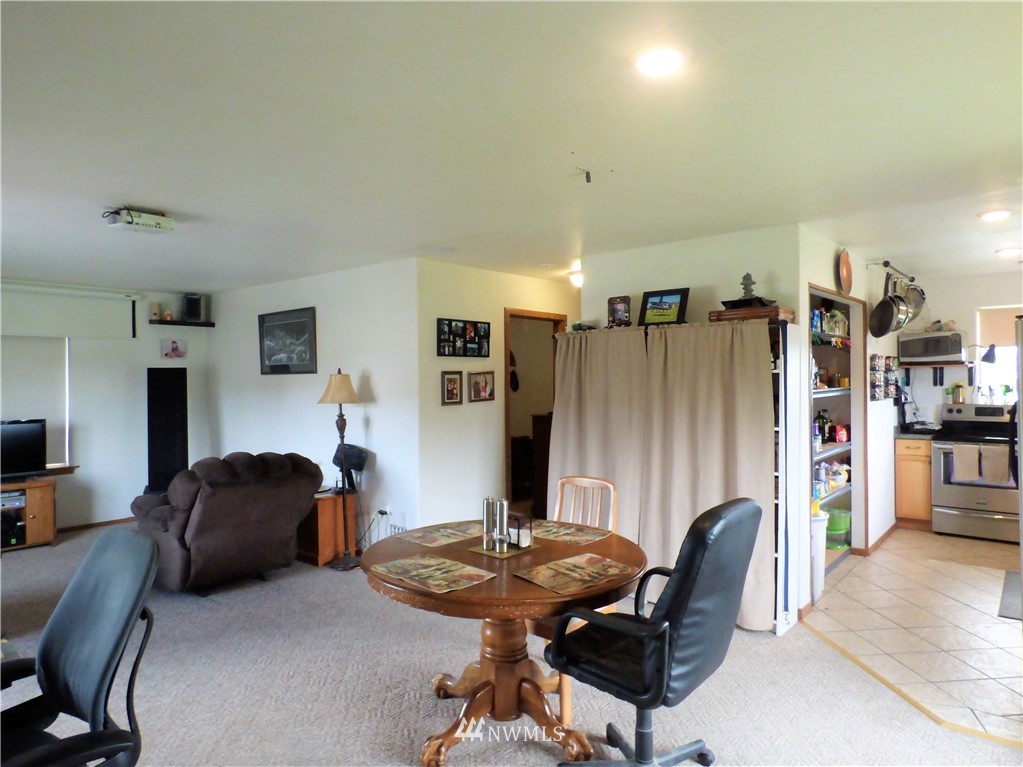 3202 Wild Goose Road Northeast Moses Lake, WA 98837 - Photo 4 of 16 Gallery Image 4