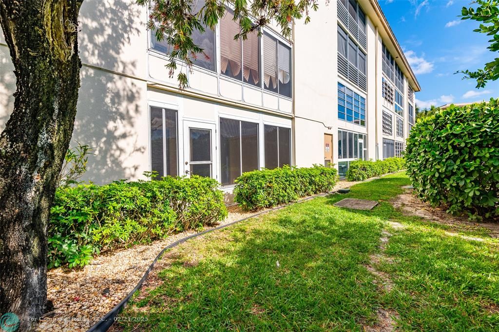 1904 Bermuda Circle, Unit E1 Coconut Creek, FL 33066 - Photo 28 of 35