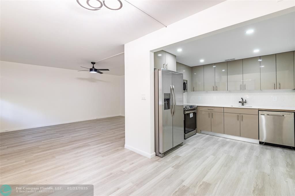 1904 Bermuda Circle, Unit E1 Coconut Creek, FL 33066 - Photo 5 of 35