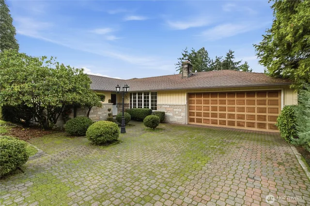 $2,600 | 7028 South Alaska Street, Tacoma, WA 98408