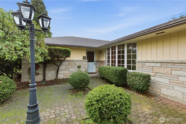 $2,600 | 7028 South Alaska Street, Tacoma, WA 98408