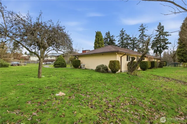 $2,600 | 7028 South Alaska Street, Tacoma, WA 98408