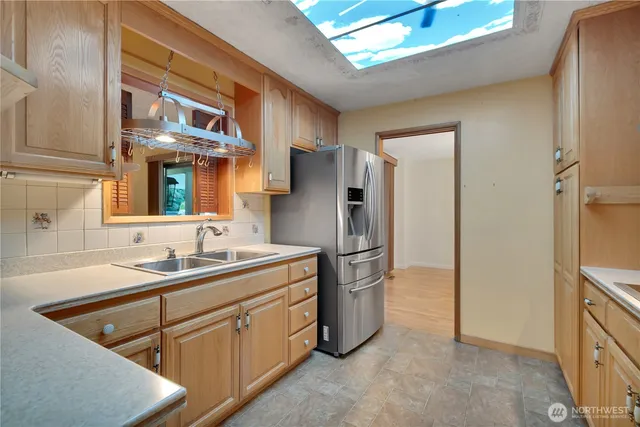 $2,600 | 7028 South Alaska Street, Tacoma, WA 98408