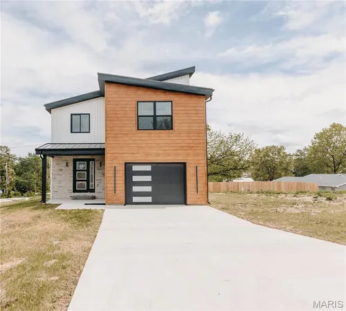 $325,000 | 501 South Pine Street, Dixon, MO 65459