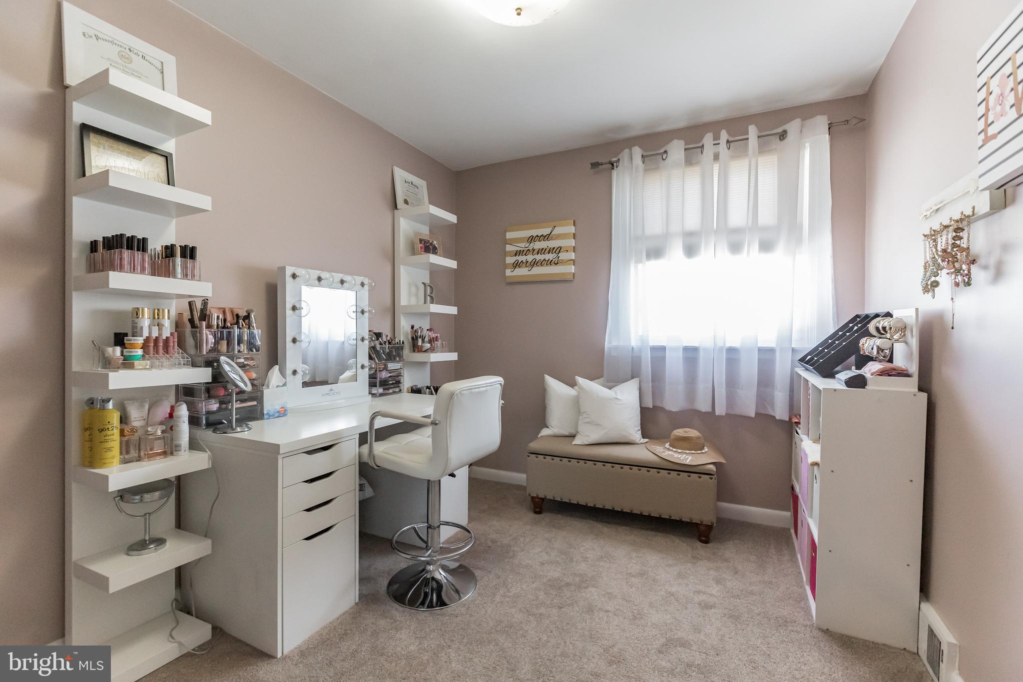655 Colebrook Road Philadelphia, PA 19115 - Photo 15 of 29 Gallery Image 15