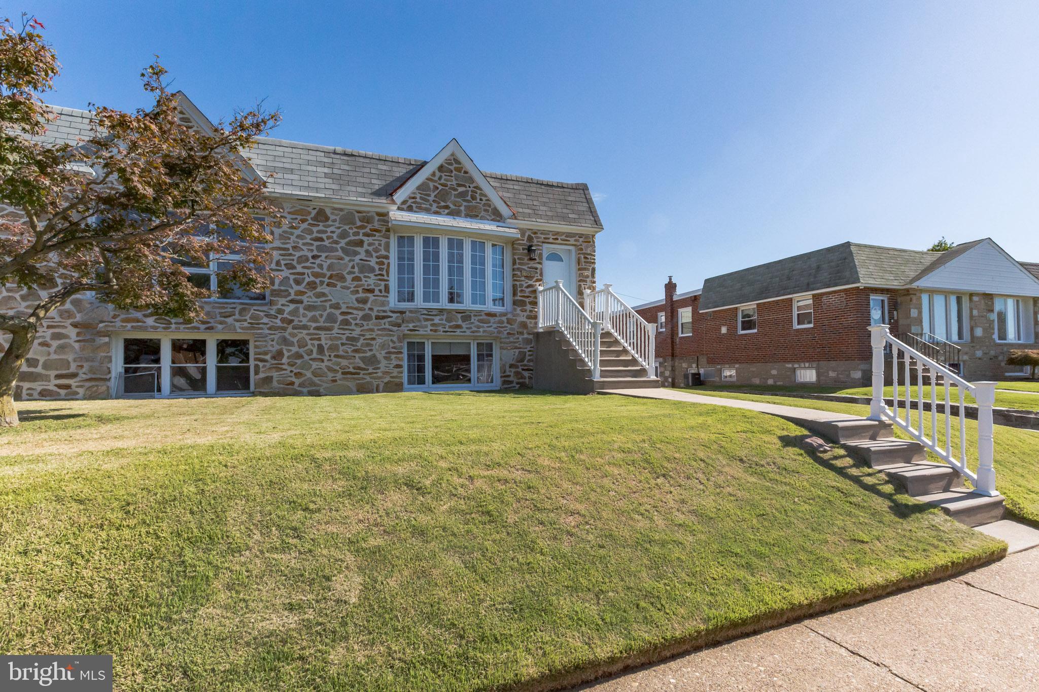 655 Colebrook Road Philadelphia, PA 19115 - Photo 3 of 29 Gallery Image 3