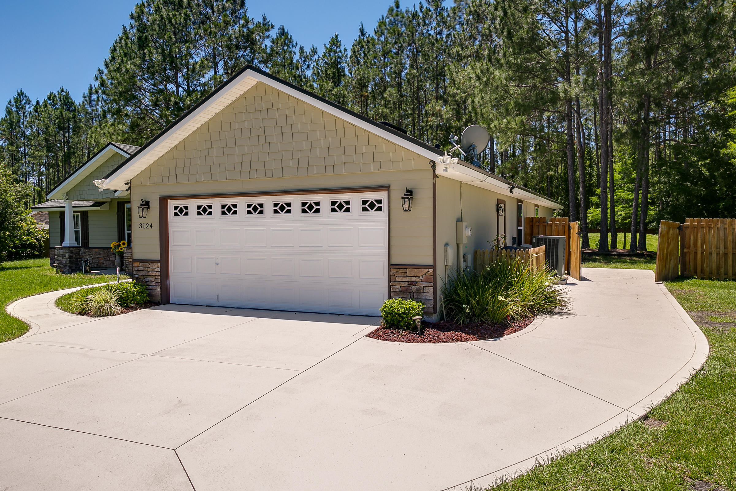 3124 Longleaf Ranch Circle Middleburg, FL 32068 - Photo 34 of 35 34-Garage-Entry-Boat-RV-Parking